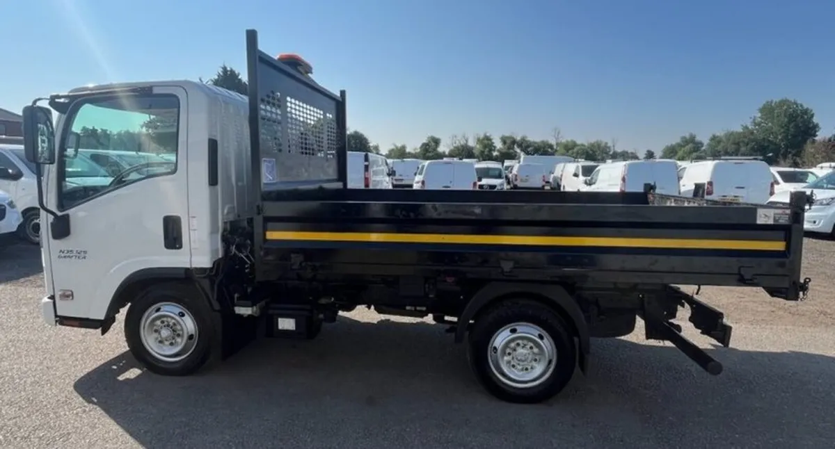 2023 Isuzu Grafter Tipper Van - Image 2
