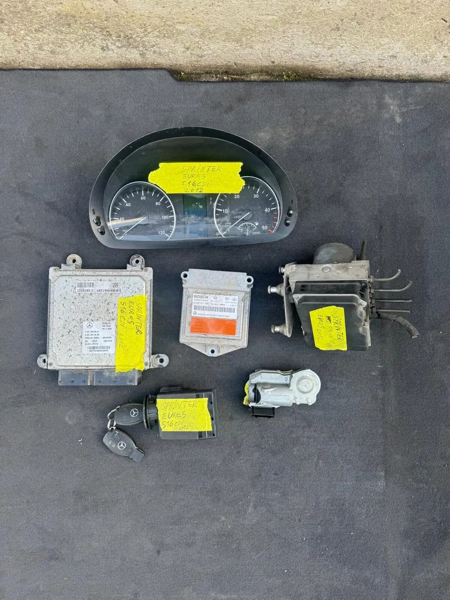 2011-2012 Mercedes-Benz  Sprinter 516 CDI ECU Set - Image 1
