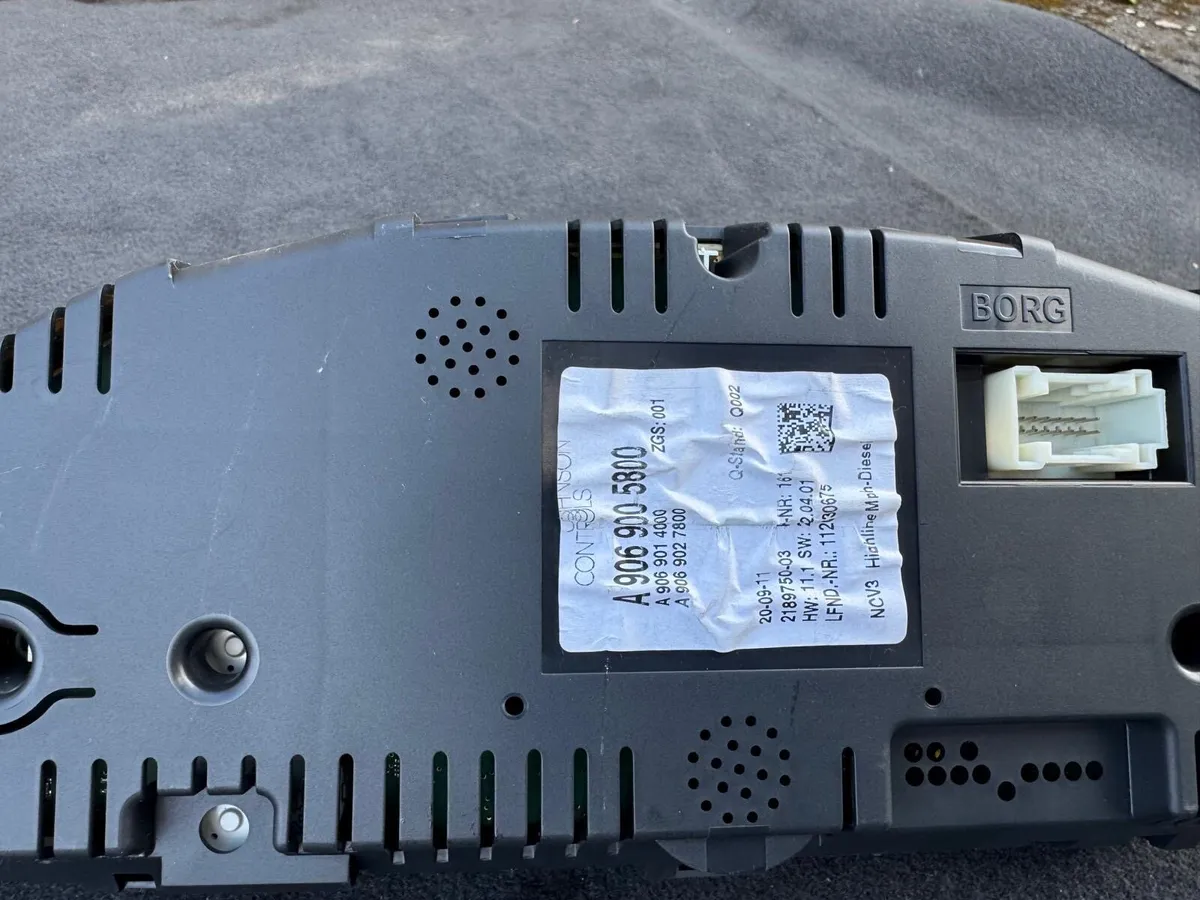 2011-2012 Mercedes-Benz  Sprinter 516 CDI ECU Set - Image 3