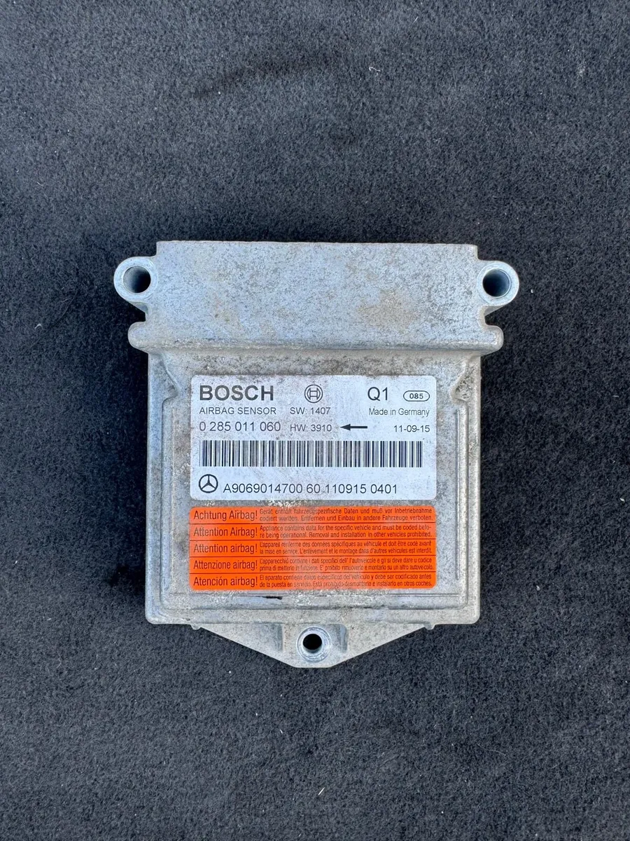 2011-2012 Mercedes-Benz  Sprinter 516 CDI ECU Set - Image 4