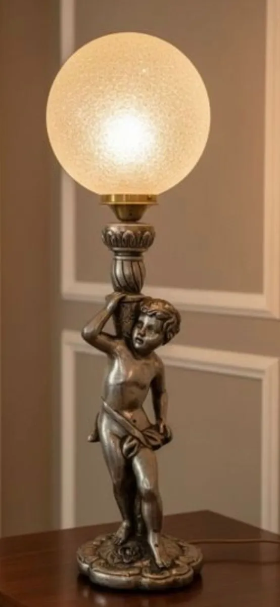 Cherub lamp