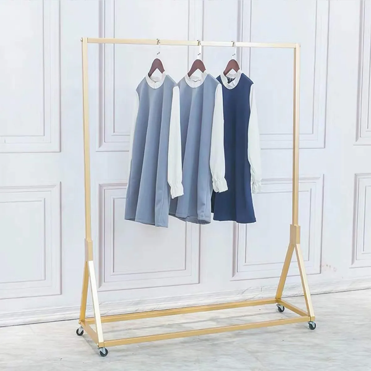 Modern Simple Heavy Duty Metal Rolling Garment - Image 1