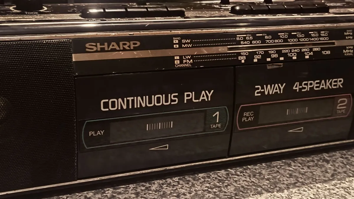 Stereo Radio Cassette Recorder Vintage Sharp - Image 1