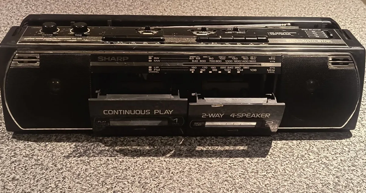 Stereo Radio Cassette Recorder Vintage Sharp - Image 4