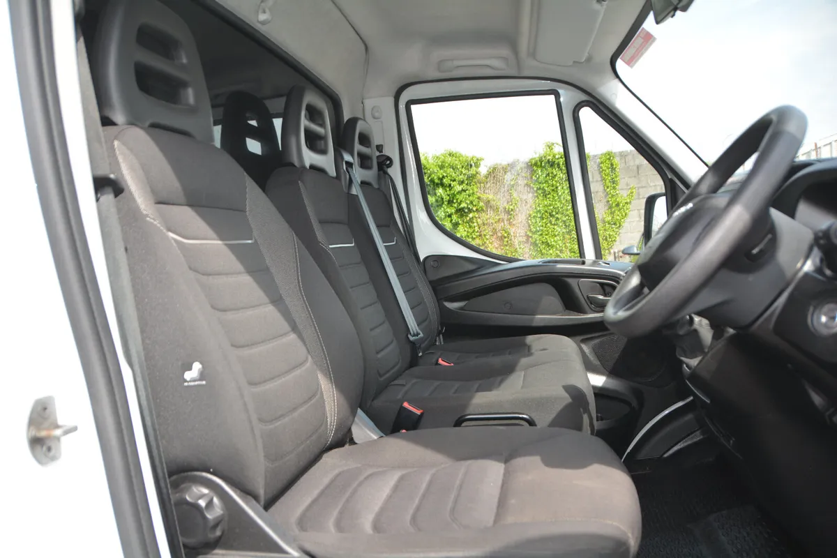 Iveco Daily Curtain Side - Air Con - Image 4