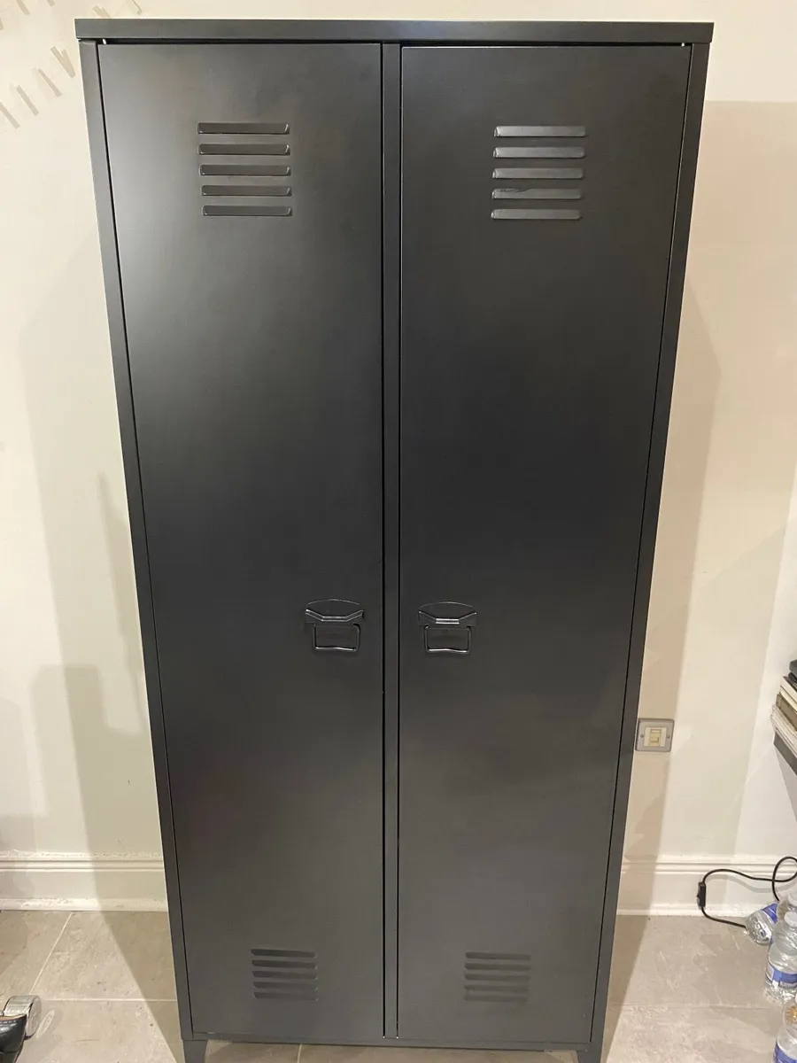 Wardrobe - free standing - Image 1
