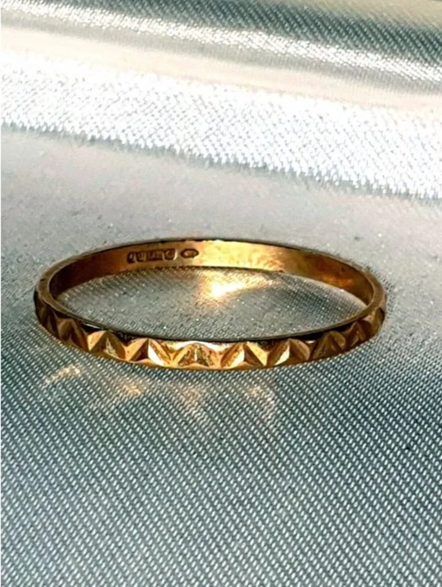 Vintage Hallmarked 9k Yellow Gold Geometric Ring - Image 2