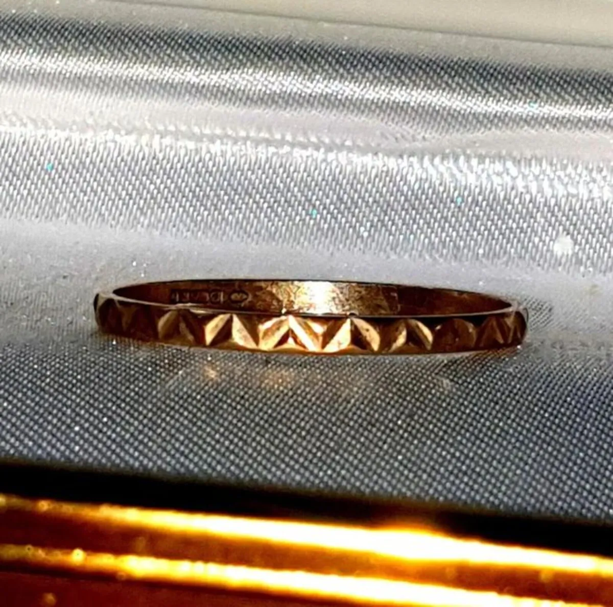 Vintage Hallmarked 9k Yellow Gold Geometric Ring - Image 3