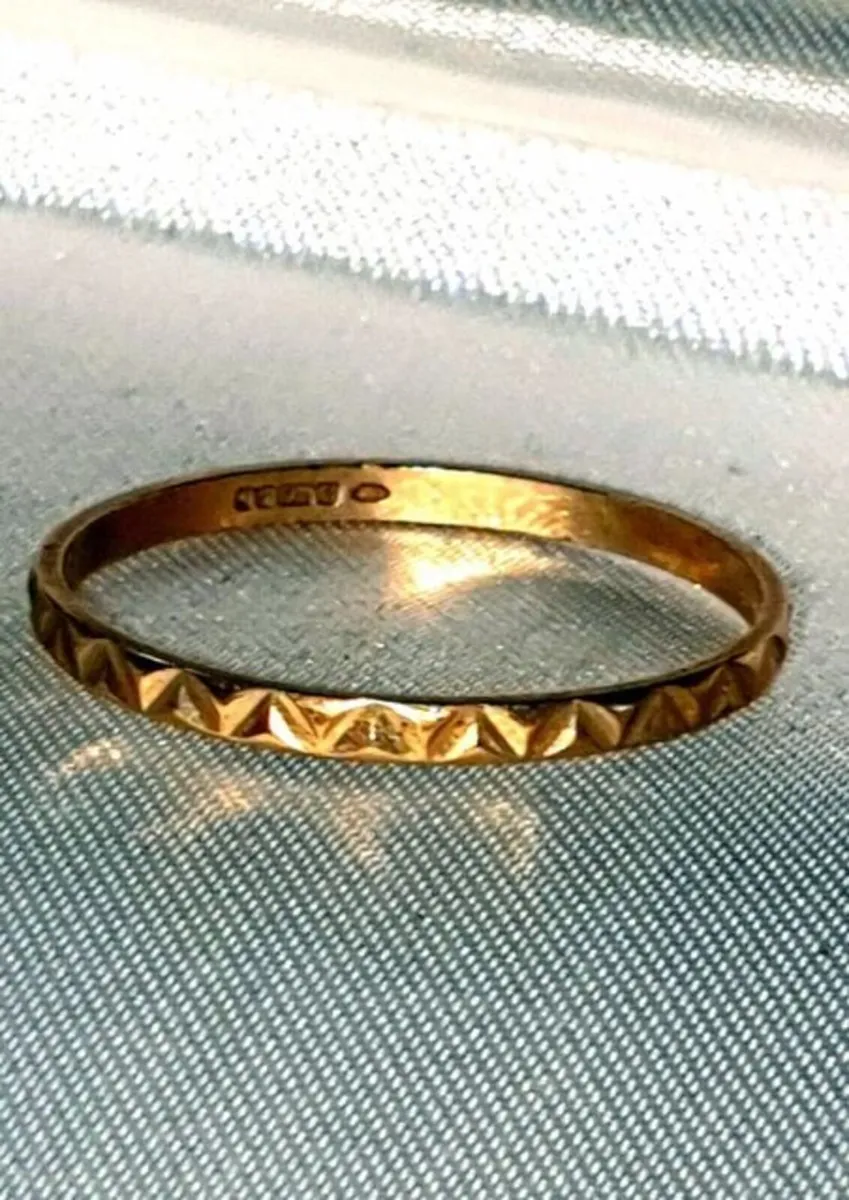 Vintage Hallmarked 9k Yellow Gold Geometric Ring - Image 4