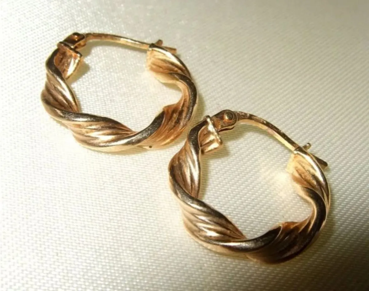 Pristine 9ct Gold 1" Twisted Rope Hoop Earrings - Image 1