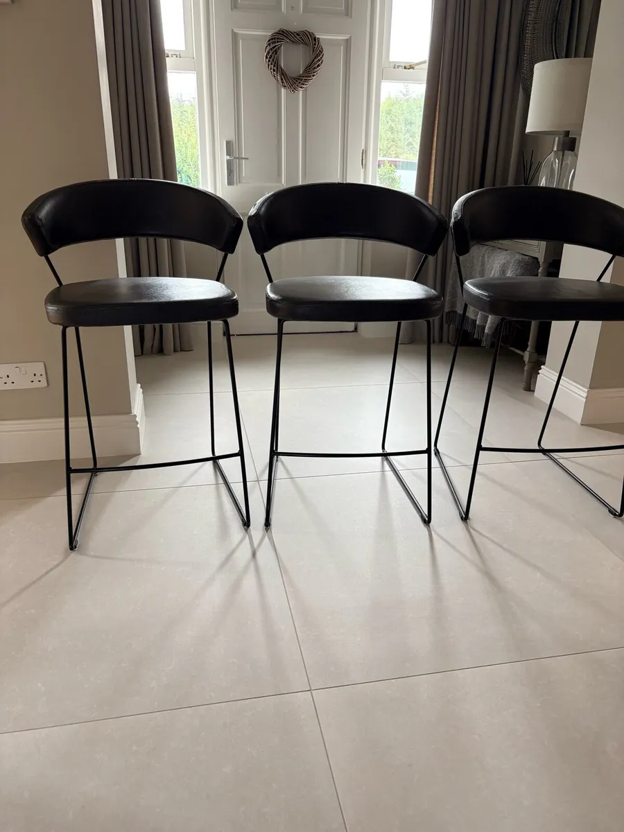 3 faux leather Bar stools - Image 1
