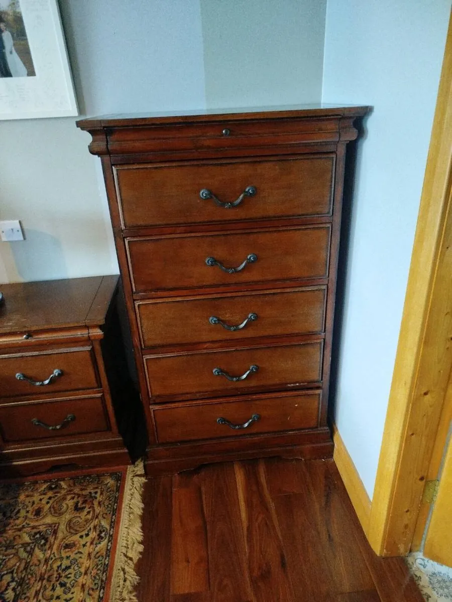Bedroom furniture - Image 2