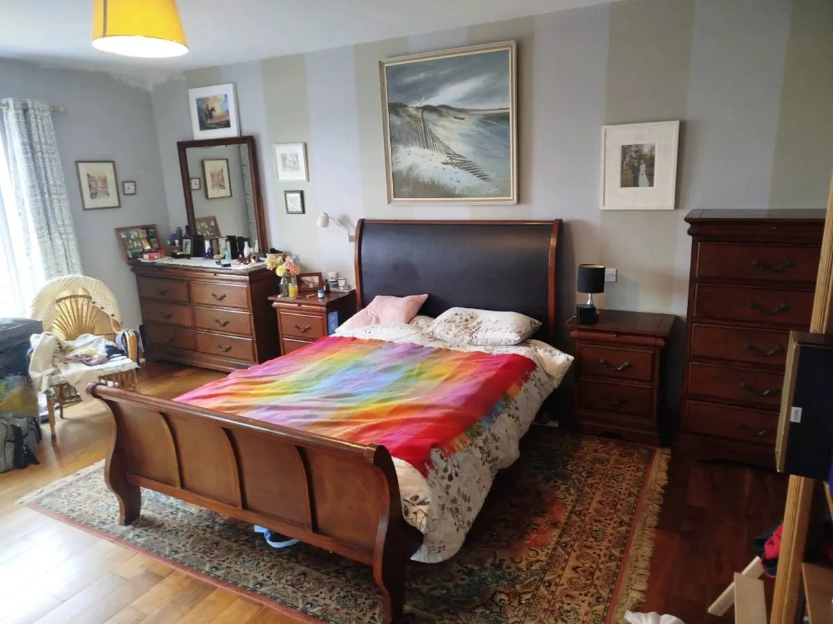 Bedroom furniture - Image 4