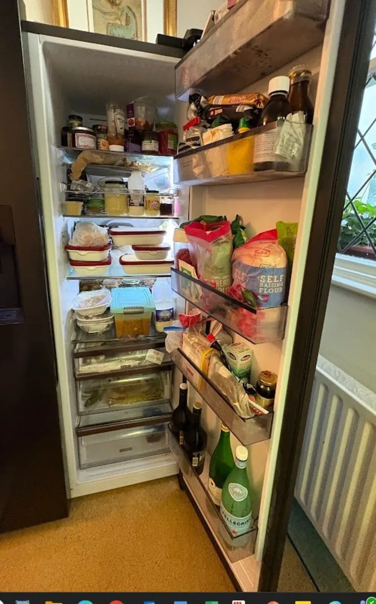 Whirlpool 2 Door Plumed Fridge / Freezer - Image 3