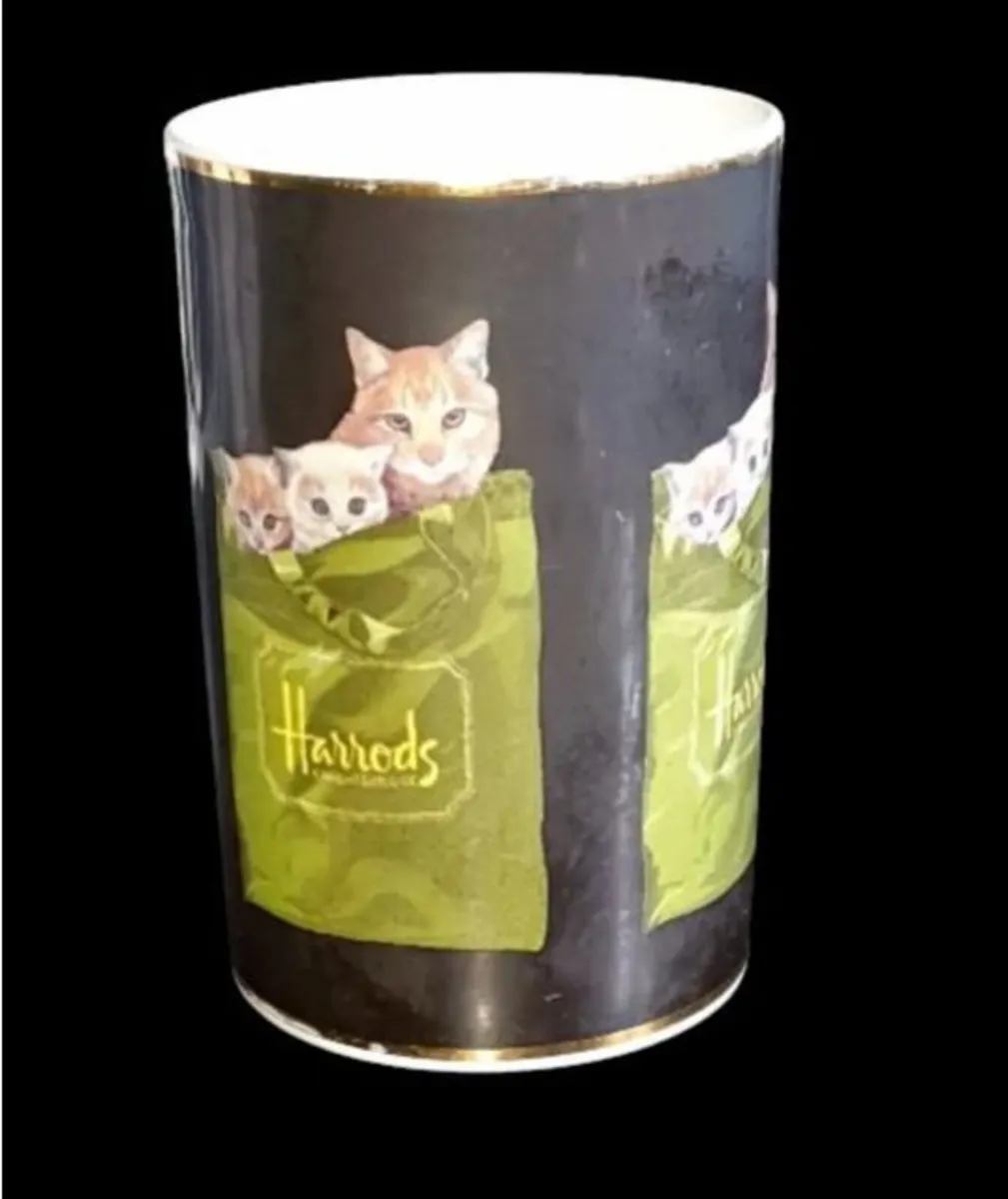 Pristine Vintage Harrods Knightsbridge Mug - Image 2