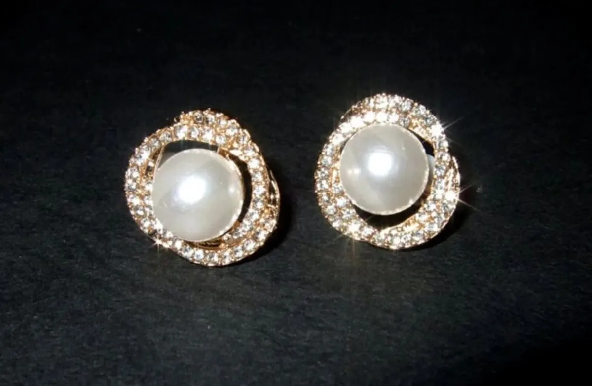 Vintage Harrods Clip-On Earrings – Unworn / New - Image 3