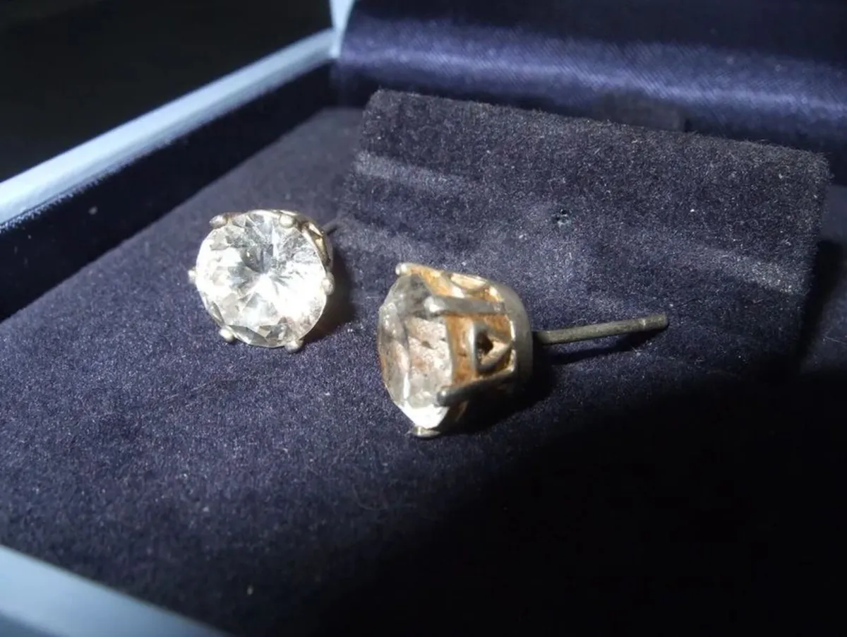 Pristine Sterling Silver Solitaire Stud Earrings - Image 2