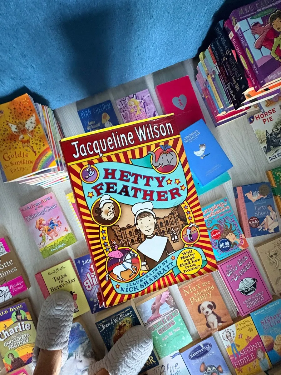 Children & young adults books . - Image 4