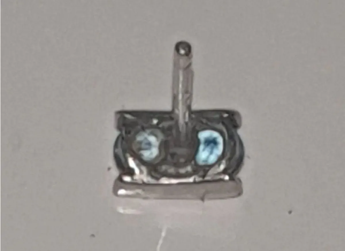 Single White Gold & Topaz Stud Earring Unisex - Image 3
