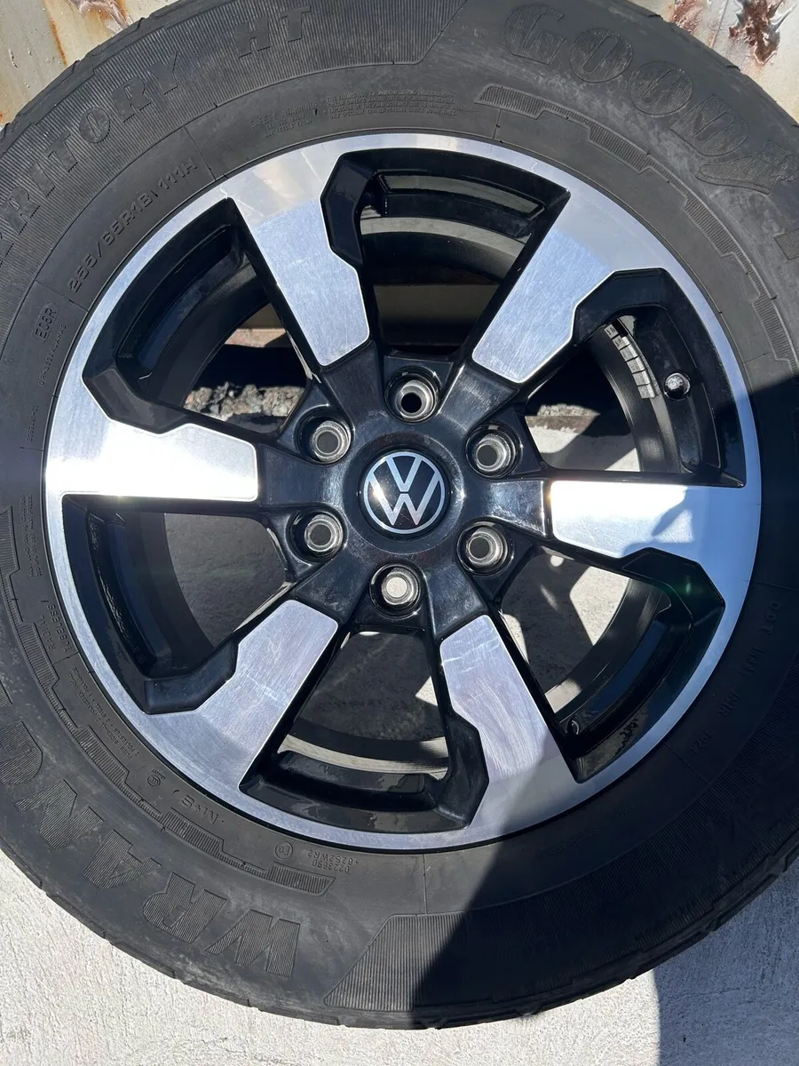 Genuine Volkswagen Amarok 18” Alloy Wheels - Image 3