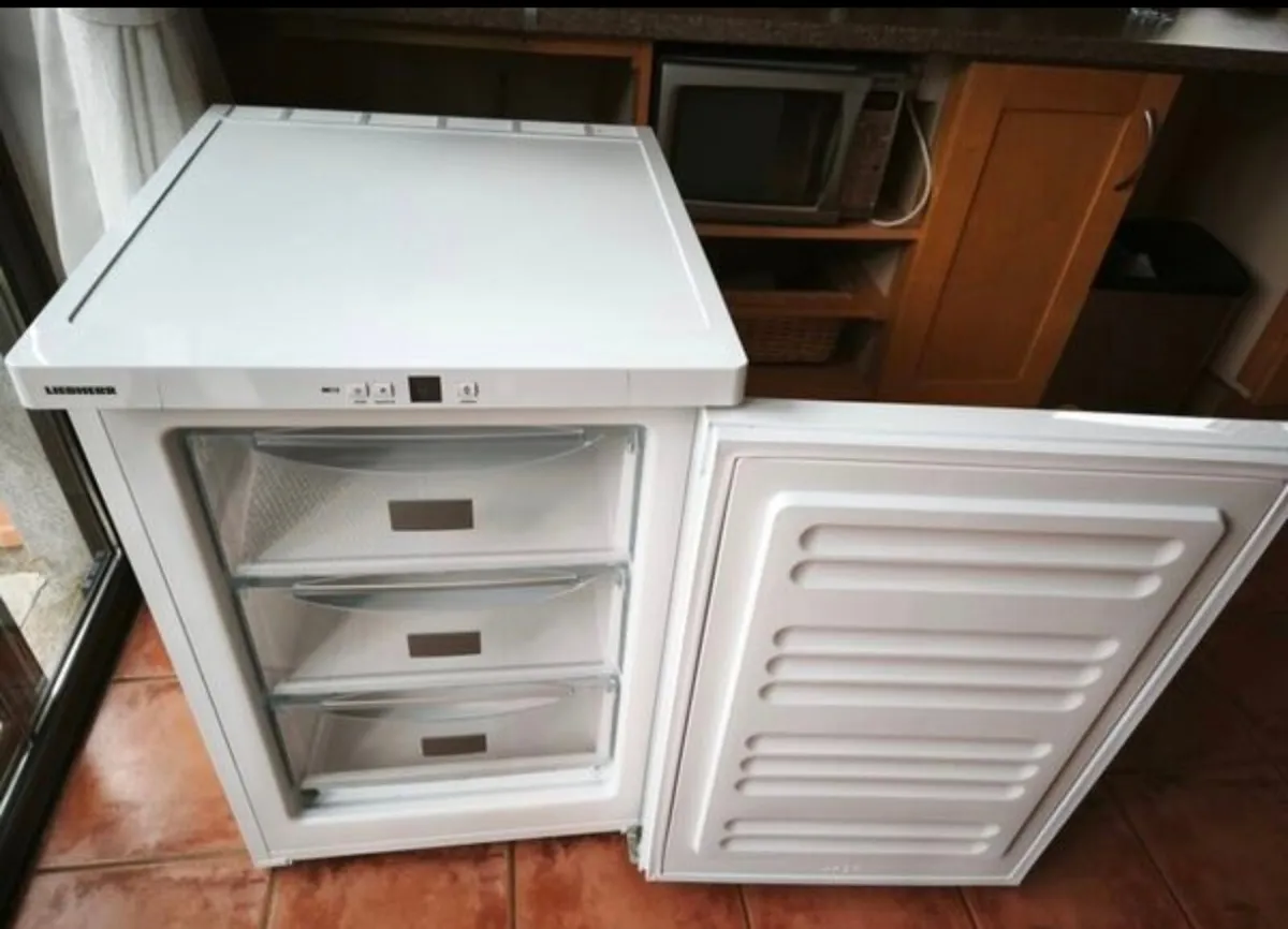 LIEBHERR FRIDGE FREEZER - Image 2