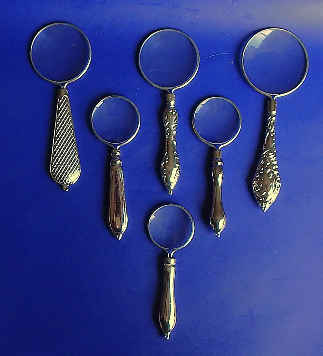 Boxed Set of Magnifying Glasses in Various Sizes - Image 2