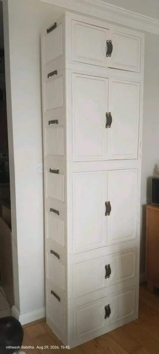 Cabinet - Image 1