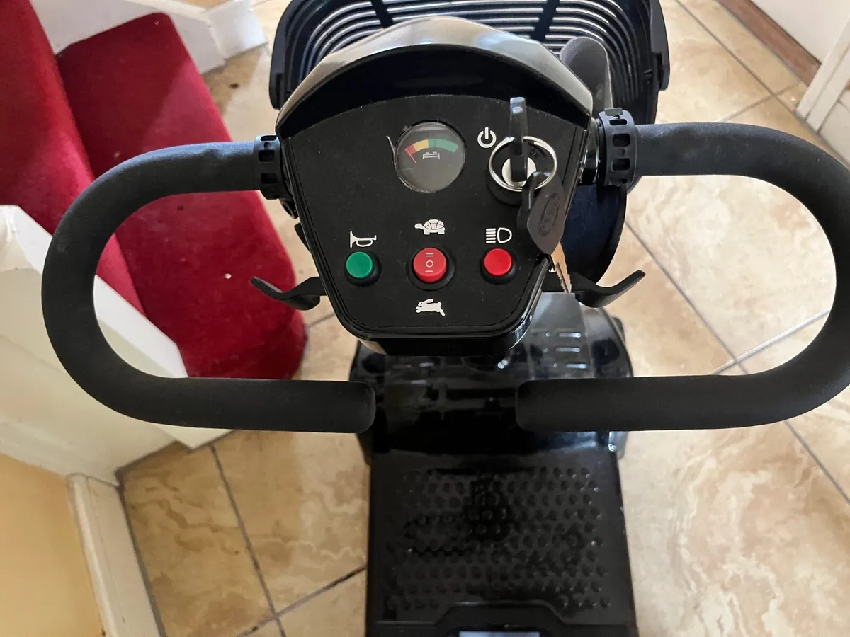 Electric mobility scooter - Image 2