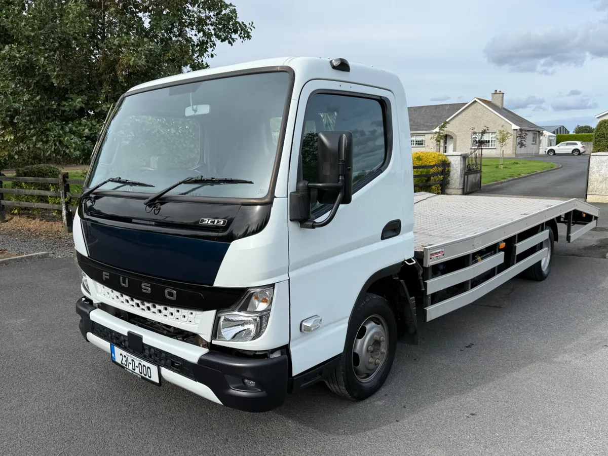 2023 Mitsubishi Canter Recovery Truck Manual - Image 3