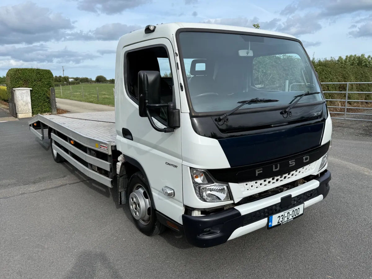 2023 Mitsubishi Canter Recovery Truck Manual - Image 4