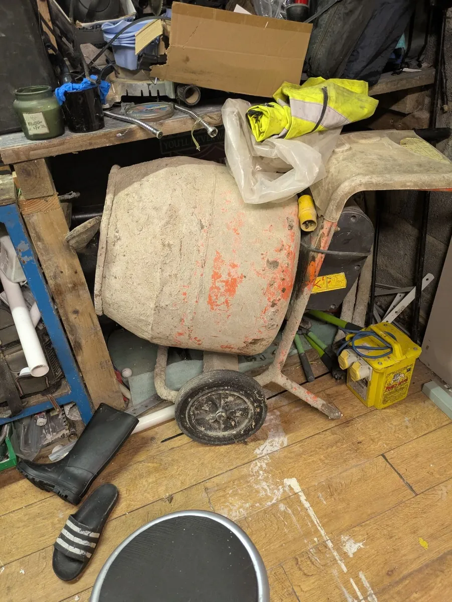 Cement mixer - Image 1