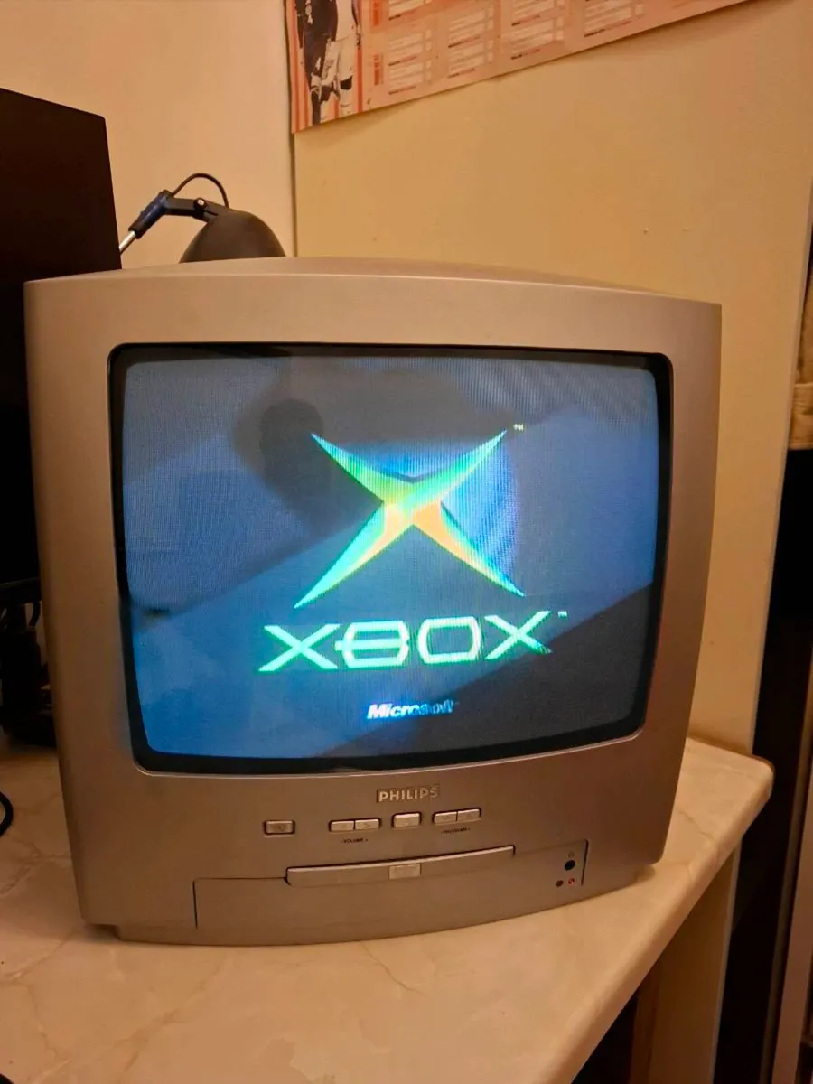 14" Philips CRT TV / DVD Combo - Image 2