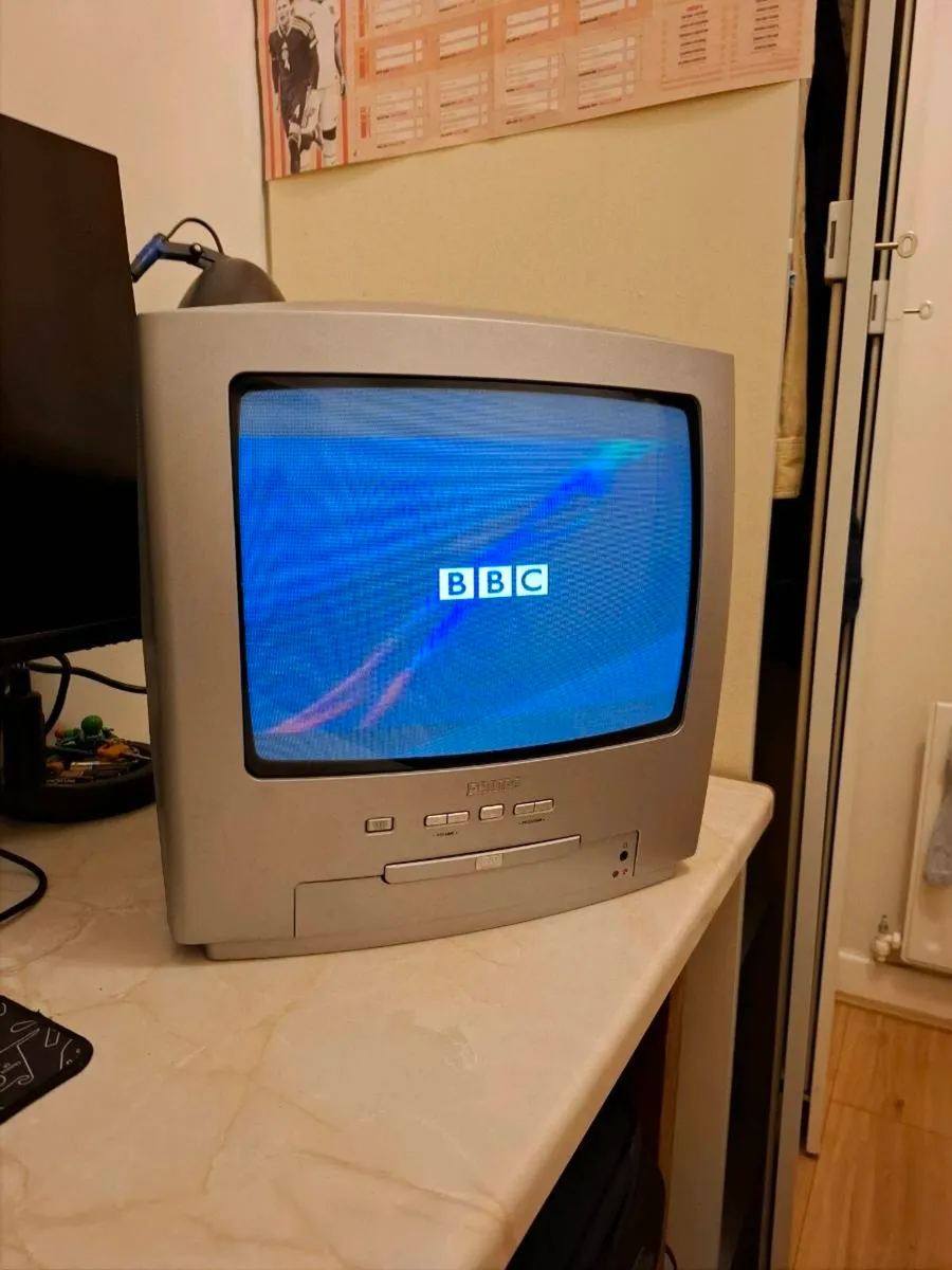 14" Philips CRT TV / DVD Combo - Image 3