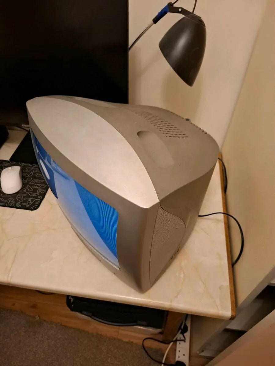 14" Philips CRT TV / DVD Combo - Image 4