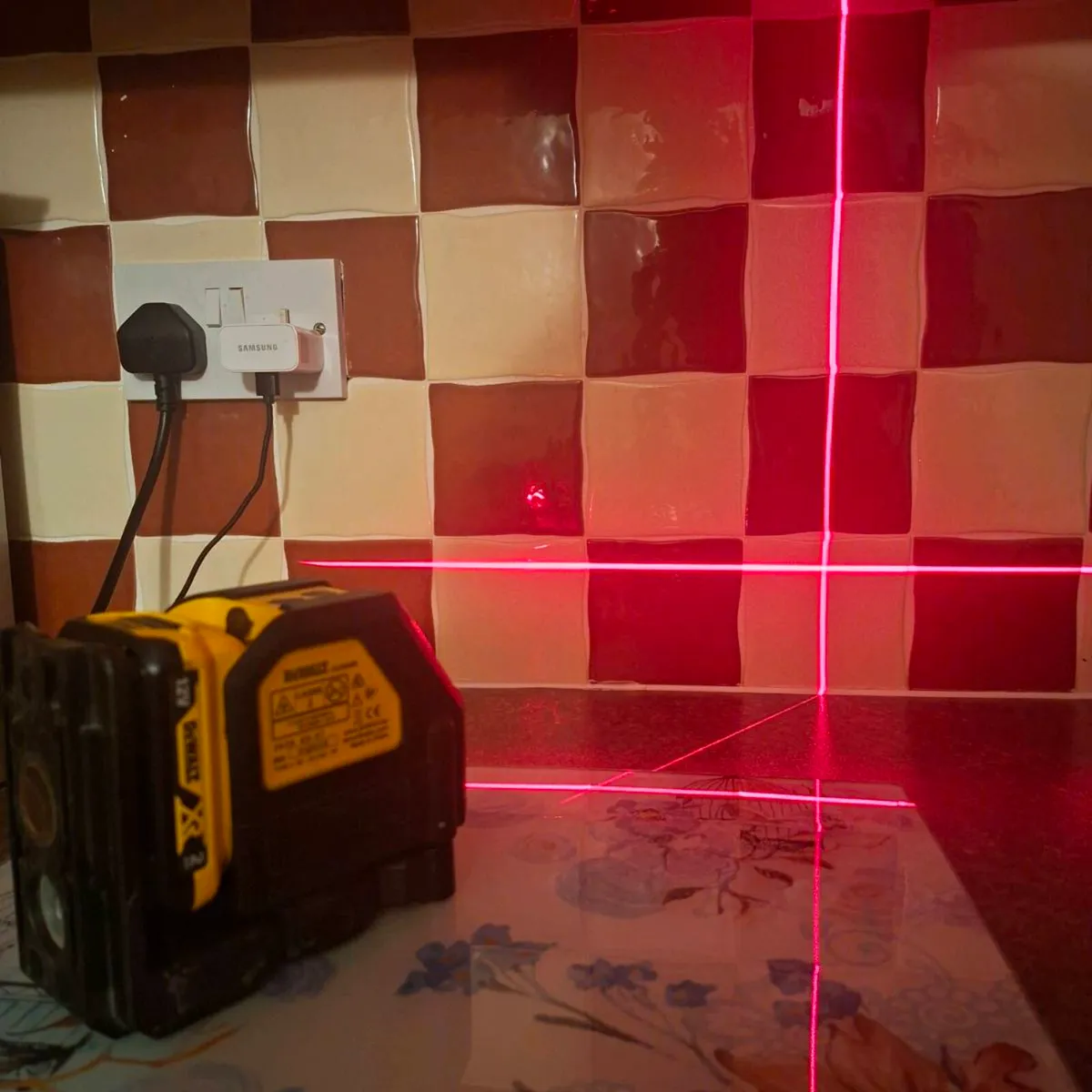 Dewalt 12v XR laser level - Image 2
