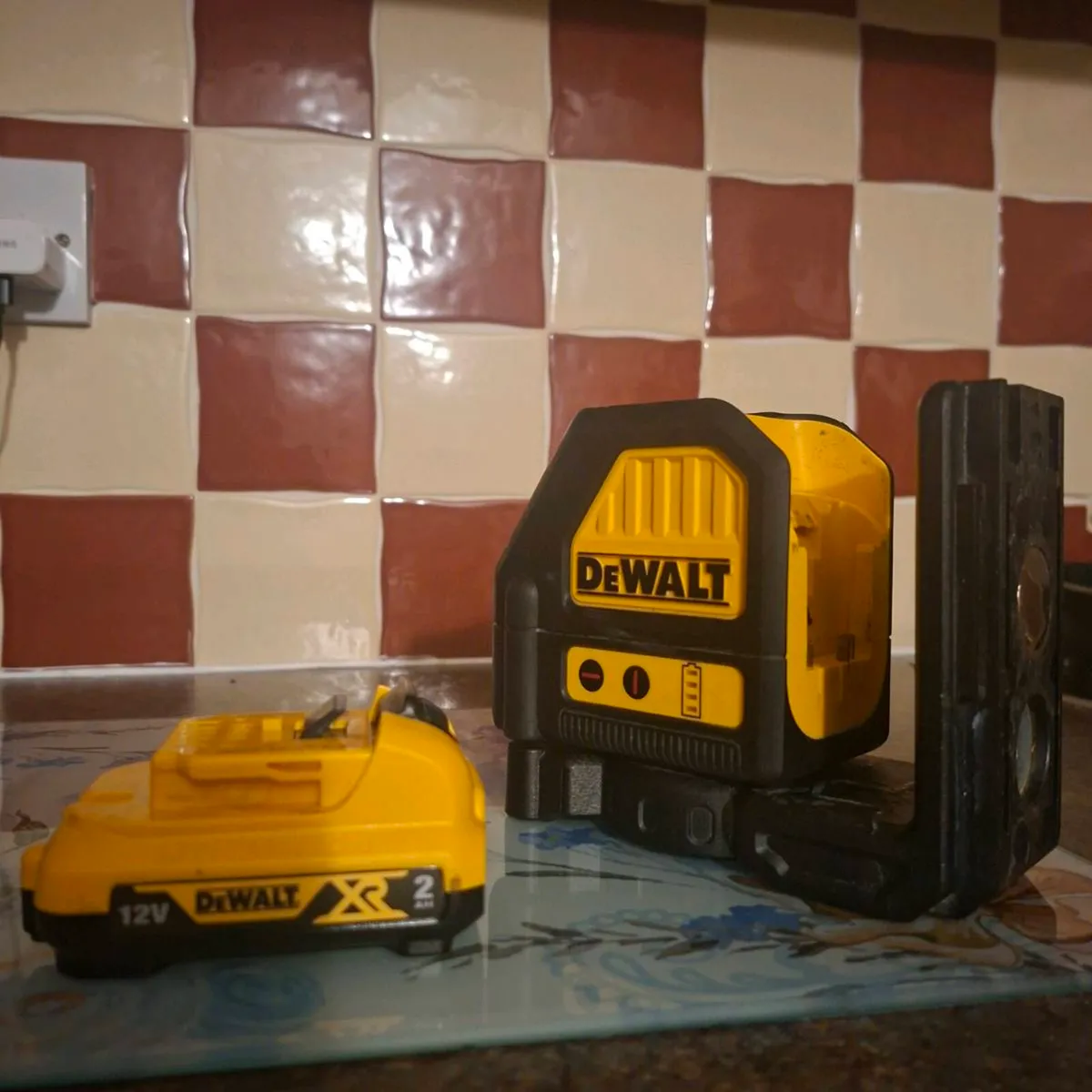 Dewalt 12v XR laser level - Image 3