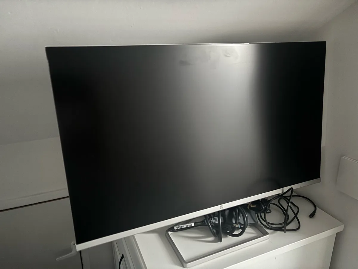 HP 27 inch LCD monitor