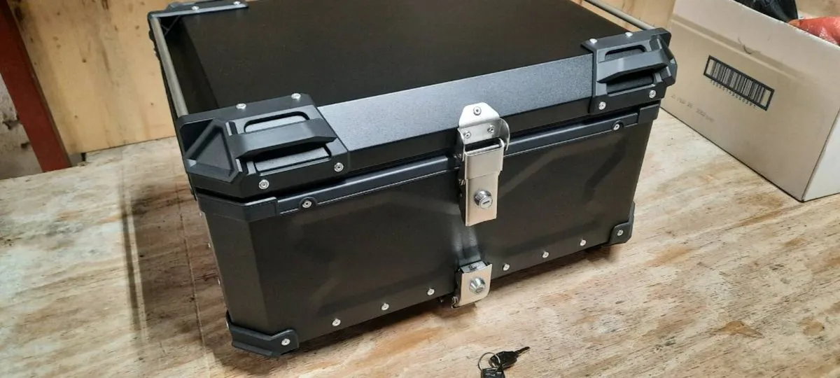 Givi 45lttop box and 65lt adventure style top box - Image 3