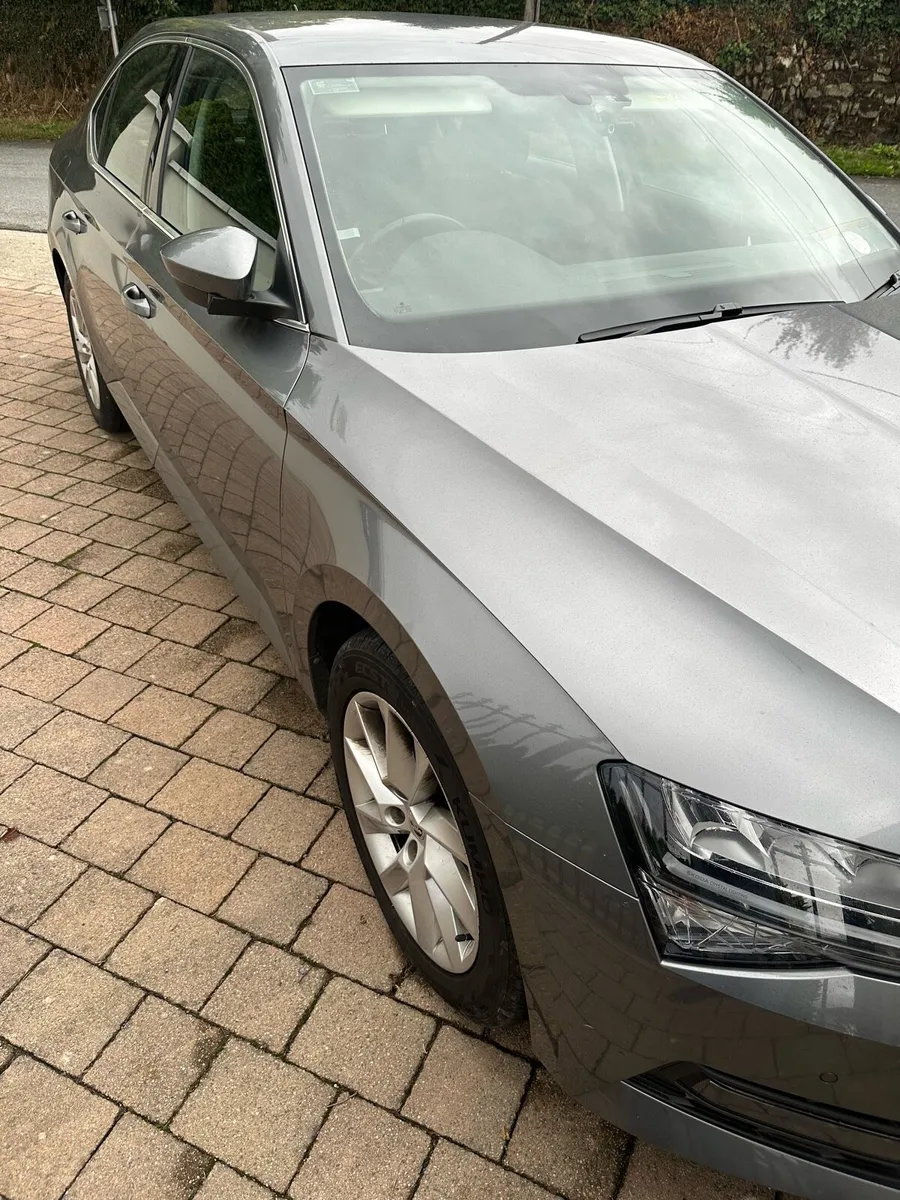 2023 Skoda Superb DSG  150Bhp ( NOT DAMAGED) - Image 4