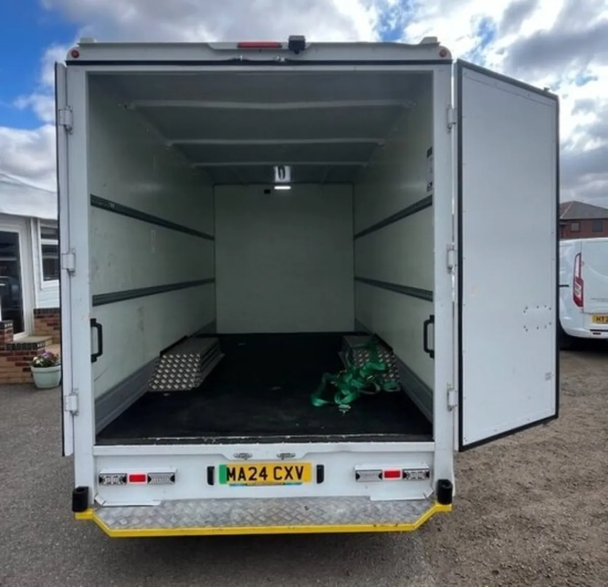 2024 Maxus eDeliver 9 Luton Low Loader Van - Image 2