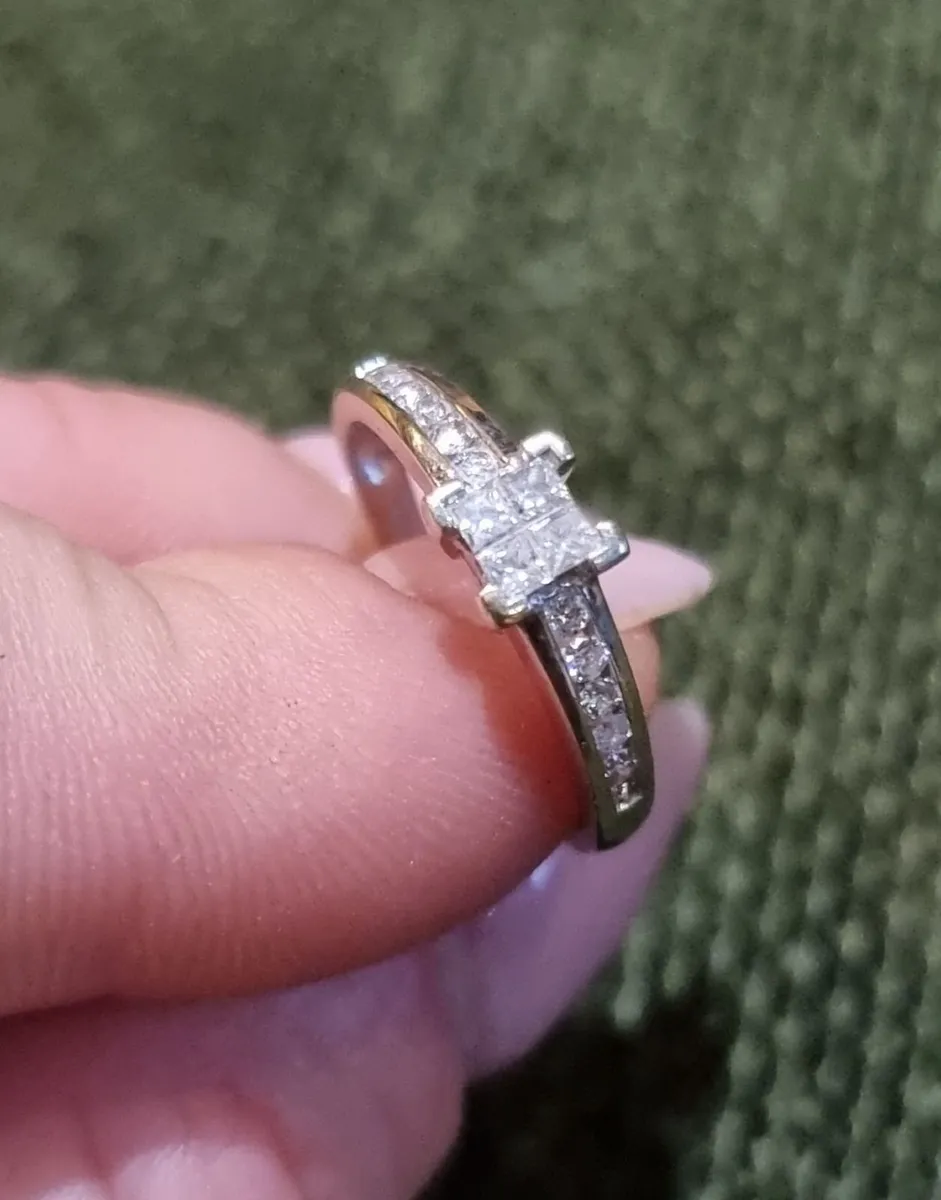 WHITE GOLD DIAMOND RING SIZE N - Image 3