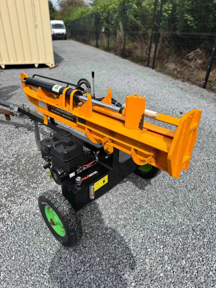 Heavy-Duty Hydraulic Log Splitter – New / Unused - Image 1
