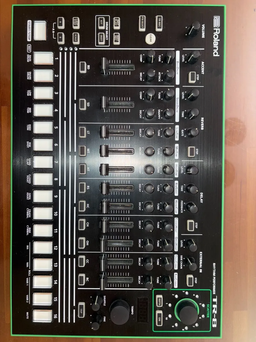 roland-tr-8 rhythm performer drum machine - Image 1