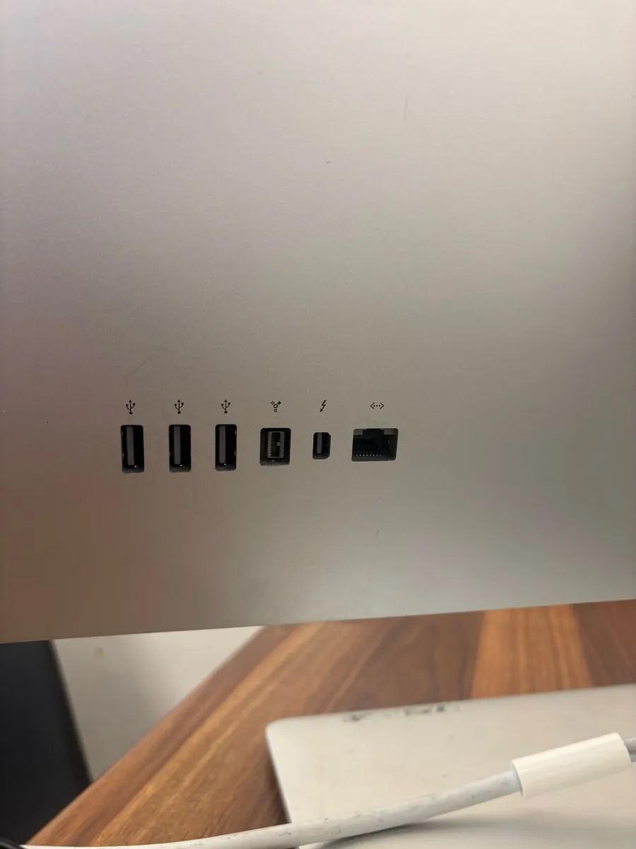 Apple 27" Thunderbolt Displays (Model A1407) - Image 2