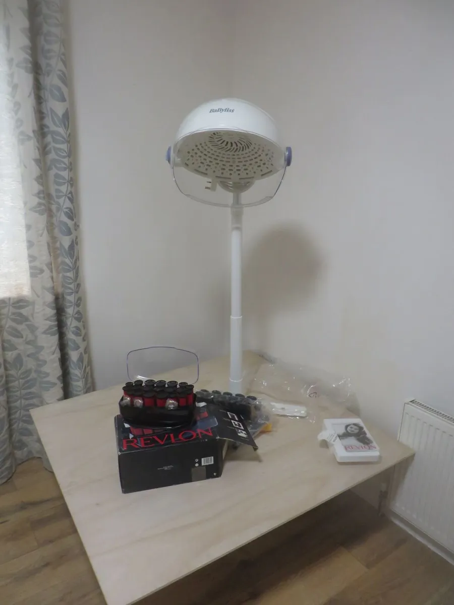 Hair Dryer & Accessories - Image 1