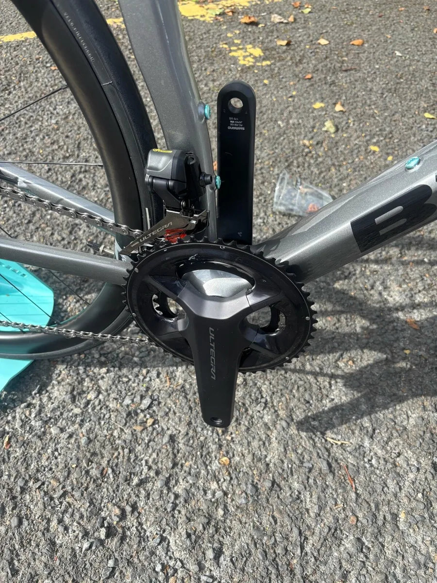 Bianchi Specialisma Ultegra DI2 - Image 2