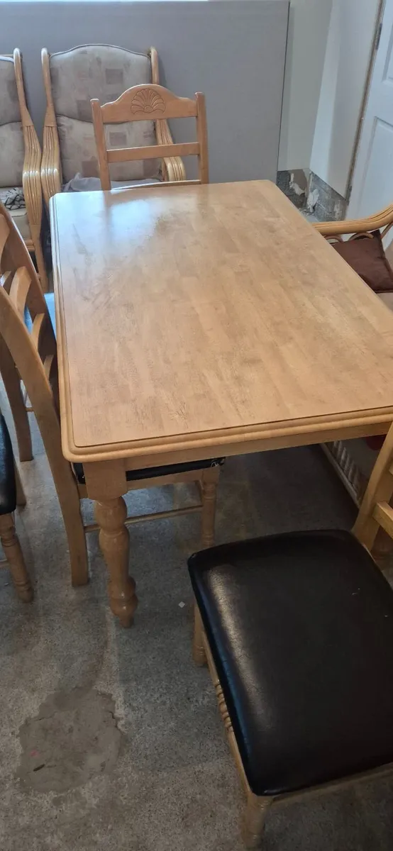 Dinning table with 6 chairs - Image 1