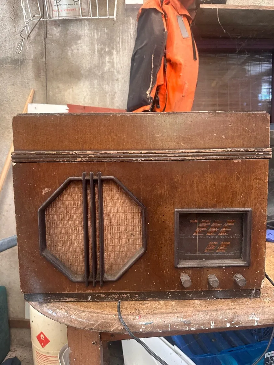His masters voice record player - Image 1