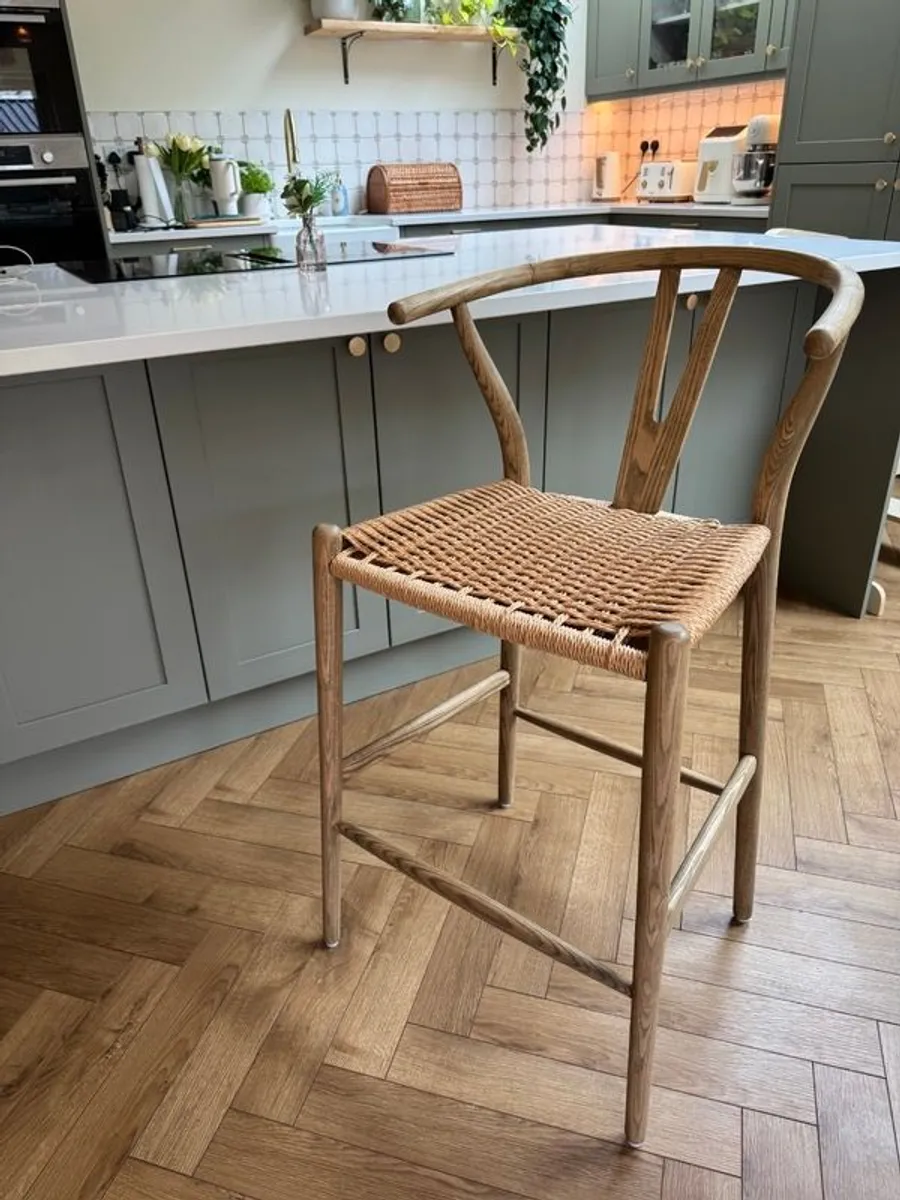 3 x Caseys Hugo Wishbone Bar Stools / RRP EUR806 - Image 1