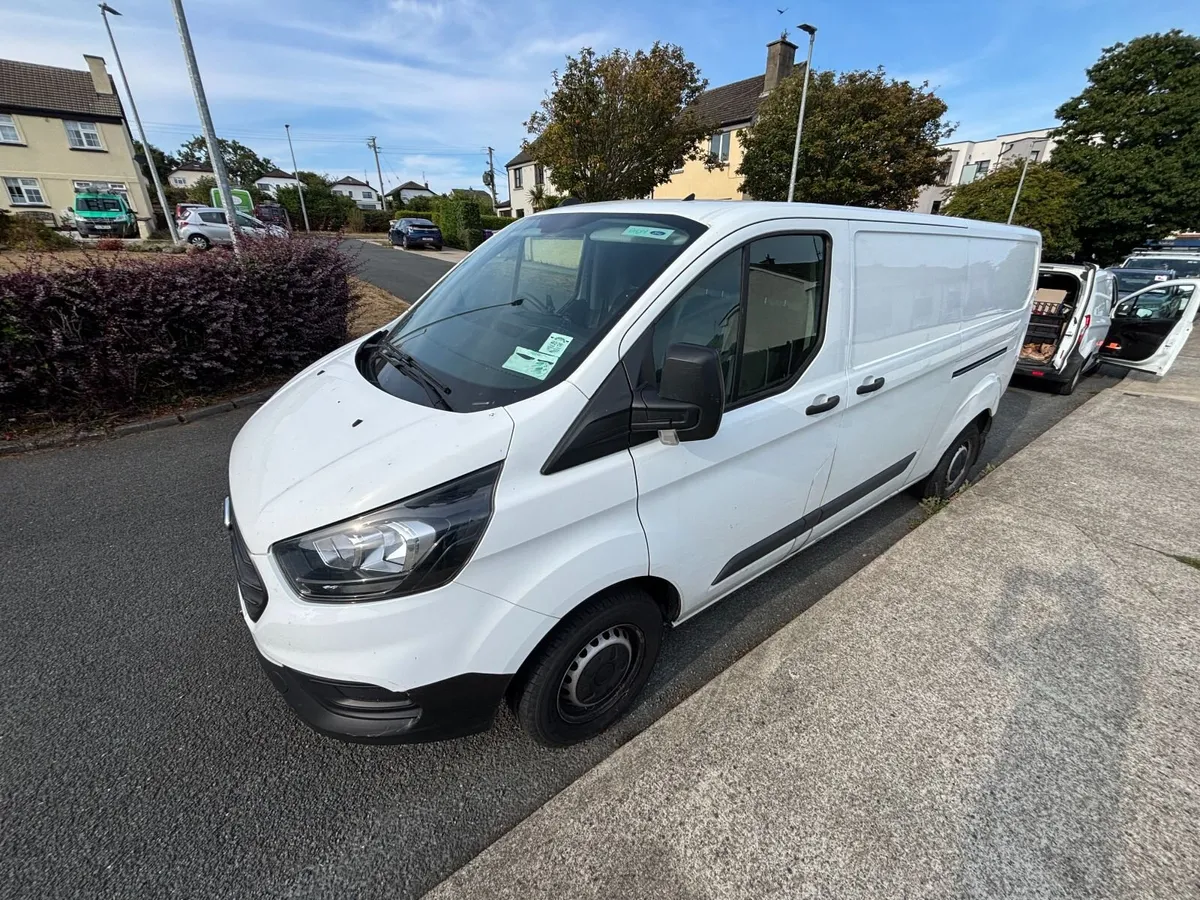Ford Transit Custom LWB 2021 - Image 2